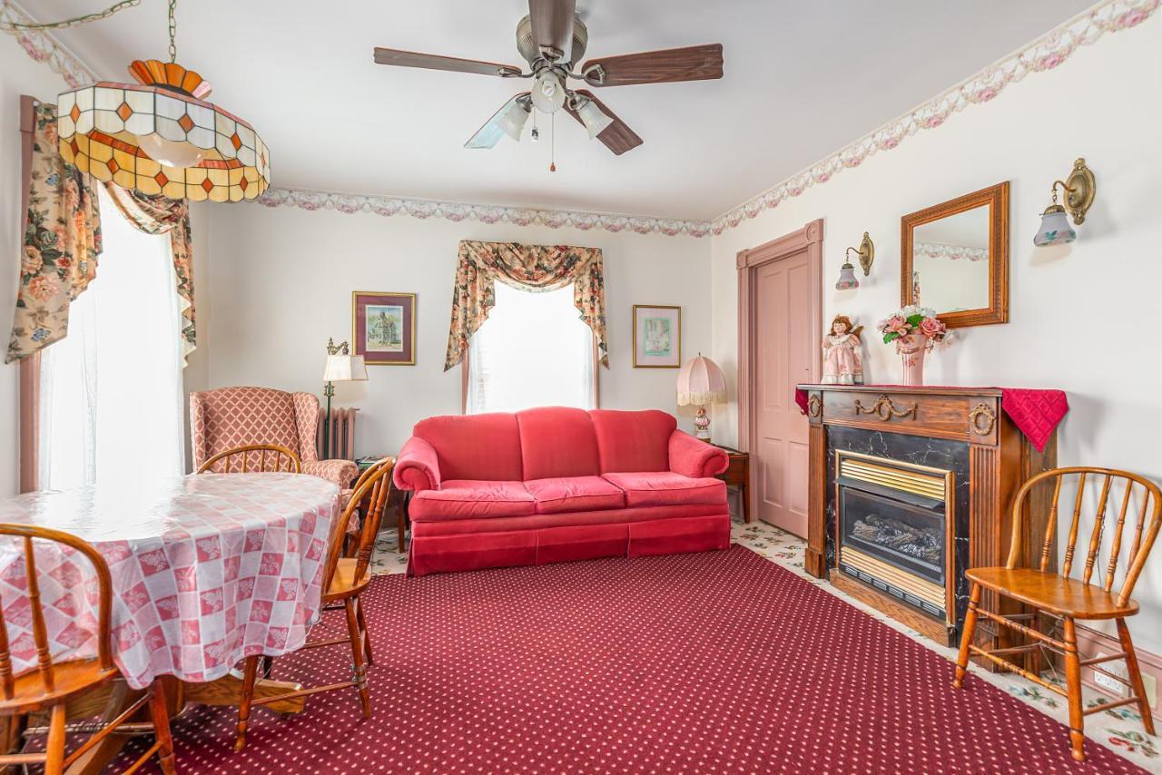 Antoinette'S Apartments & Suites Cape May Exterior foto