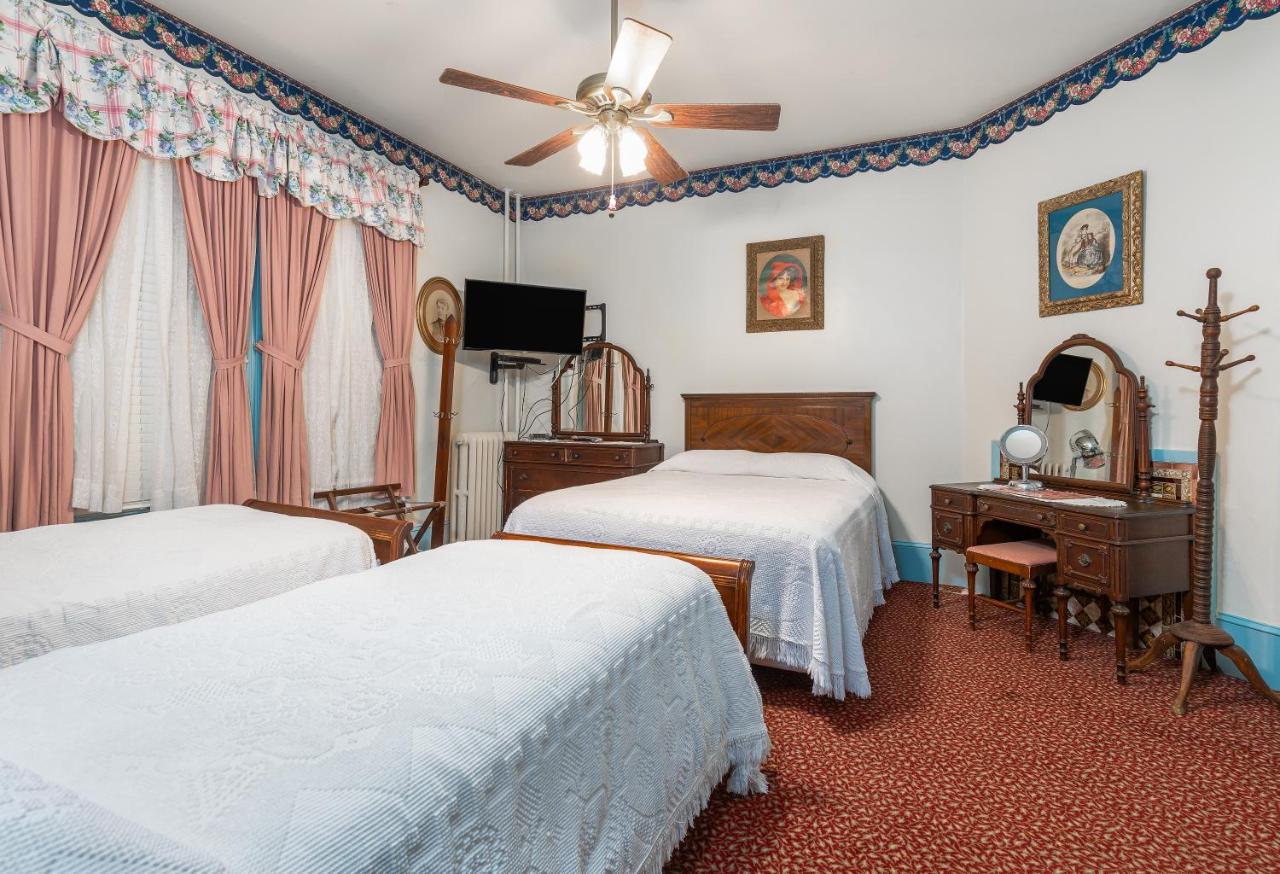 Antoinette'S Apartments & Suites Cape May Exterior foto