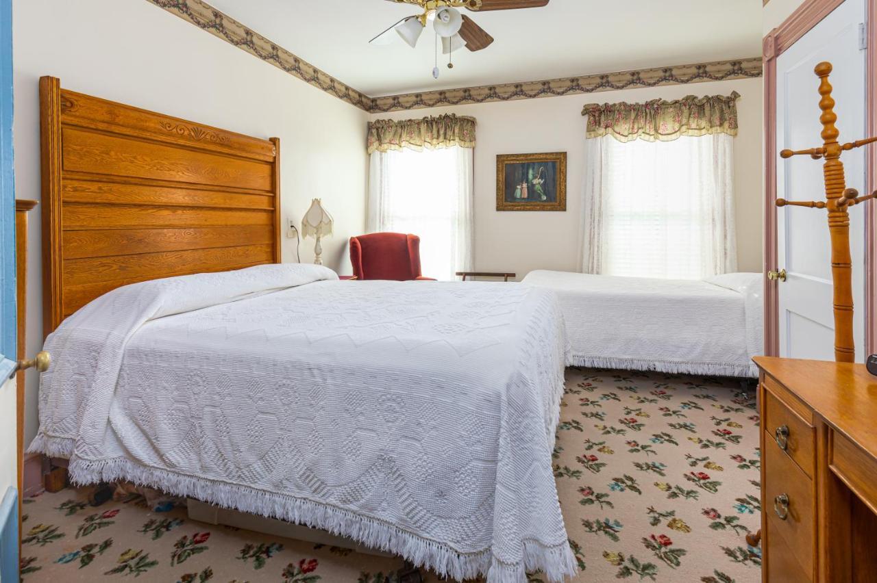 Antoinette'S Apartments & Suites Cape May Exterior foto