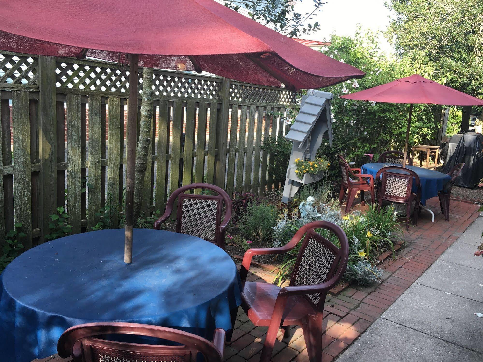 Antoinette'S Apartments & Suites Cape May Exterior foto